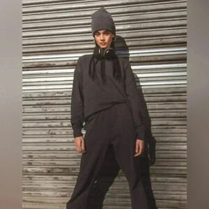 WeWoreWhat Oversized Crewneck Black